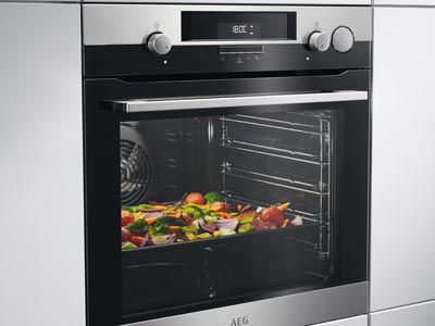 AEG SteamCrisp Dampfgarer mit Kerntemperatursensor